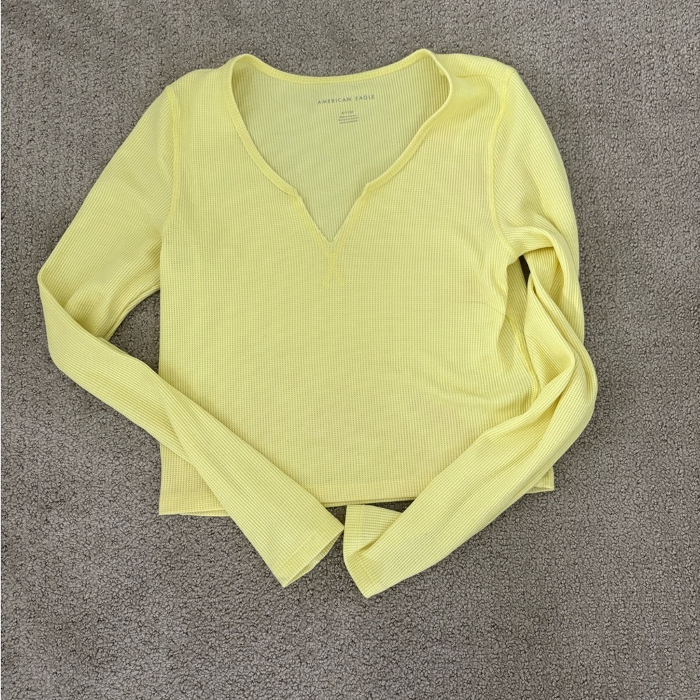 American Eagle Outfitters Light Yellow Long Sleeve Tee